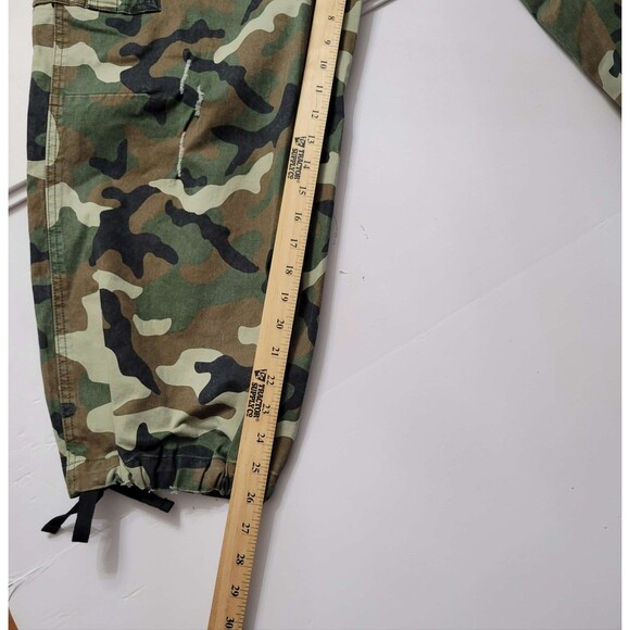 NWT KBB by KAHLANA Mid-Rise Straight Leg 'The Cargo Jogger' Camo Pants Relax MED - Picture 12 of 12